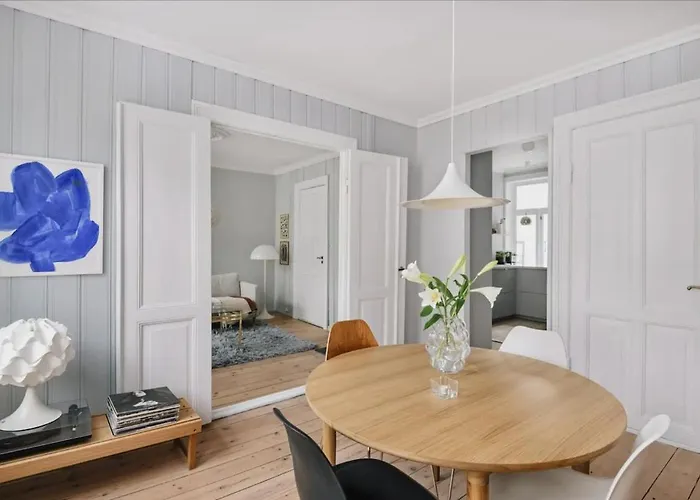 With 2 Bedrooms *